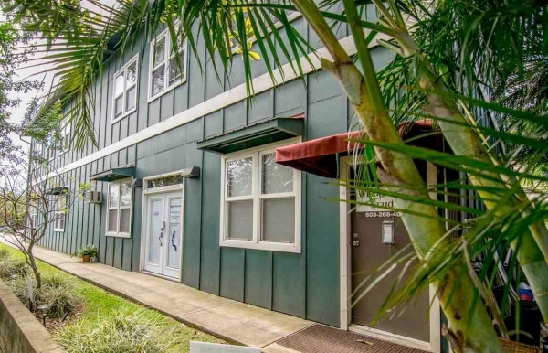 Wisdom Flow Yoga studio back entrance in Pukalani / Makawao, Maui