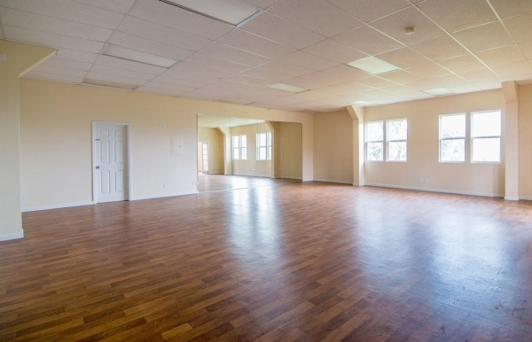 Wisdom Flow Yoga studio inside front view in Pukalani / Makawao, Maui